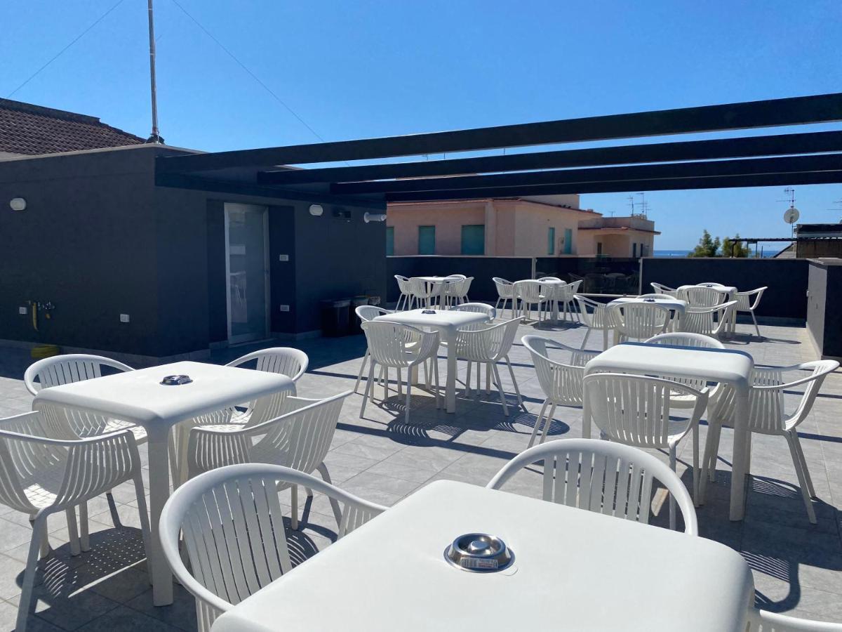 Il Viaggiatore Relais Sul Mare Gasthof Geata